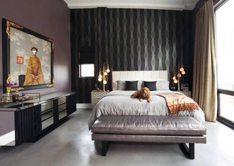 Fabulous-black-decorative-wallpaper-in-the-bedroom