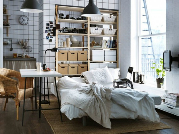 high-ceilings-bedroom
