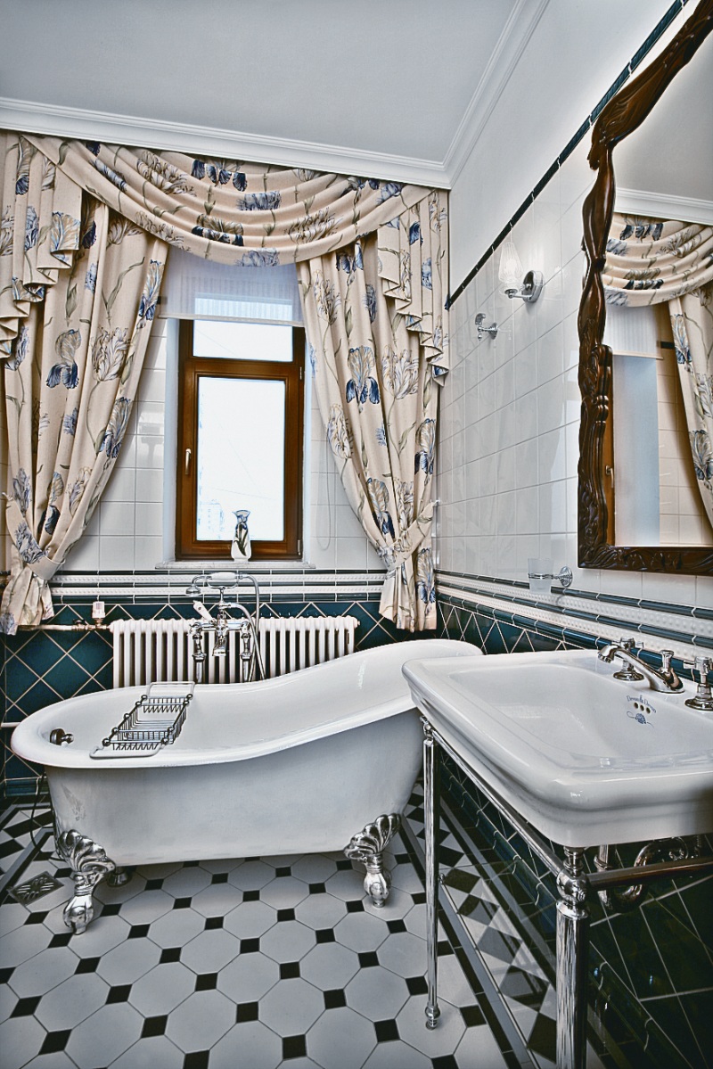 Classy Art Deco Bathroom