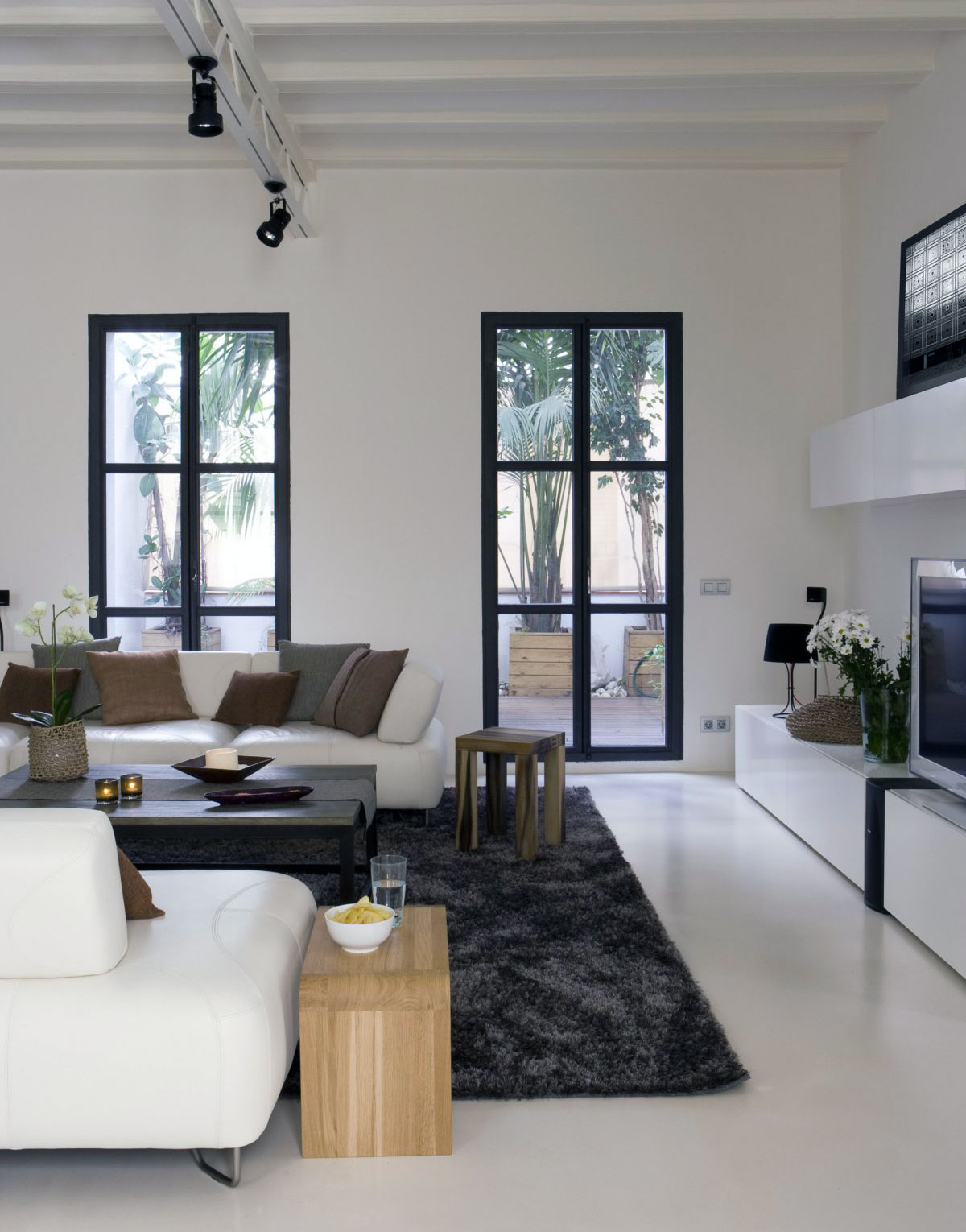 Minimalist White Modern Living Room