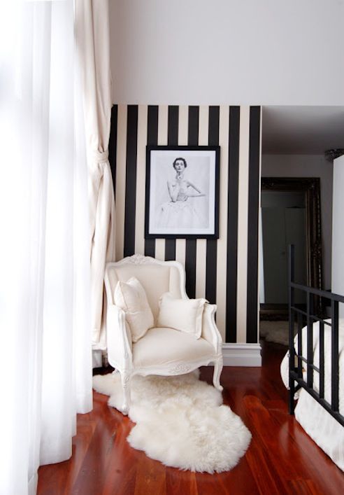 Black & White Interior Decor