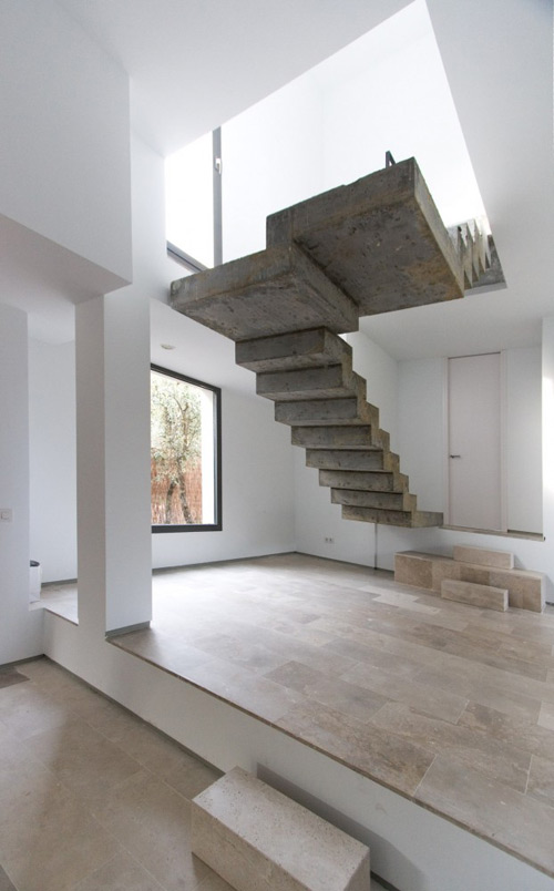 Floating Concrete Stairs