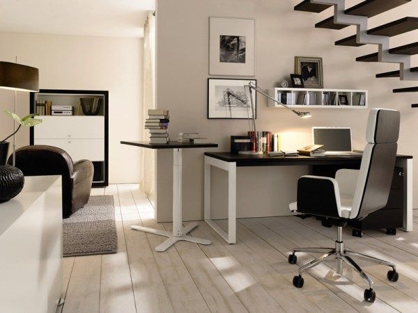Home-office-idea-for-those-who-wish-to-use-space-under-the-staircase