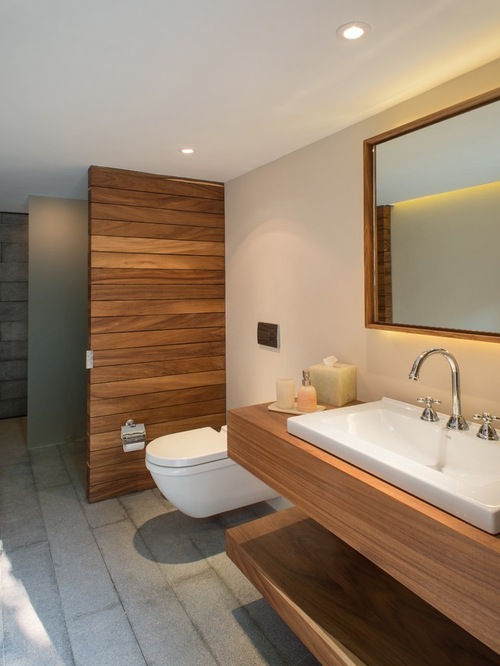 Mid-Sized Modern Bathroom