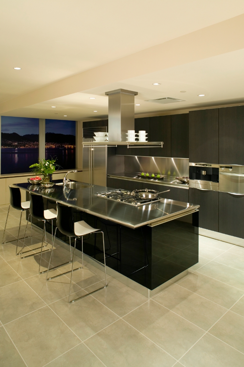 Modern-kitchen-with-black-island-and-dark-brown-European-style-cabinets