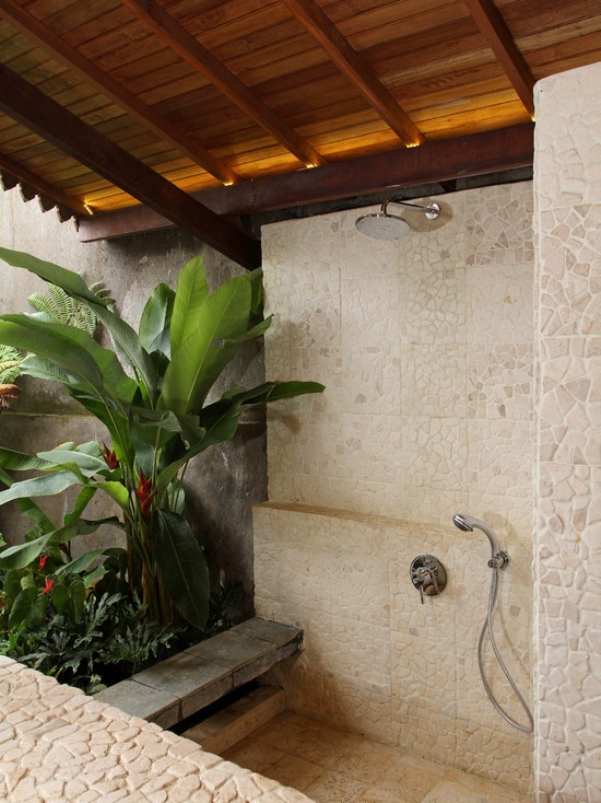 Amazing Tropical Bathroom Decor Idea