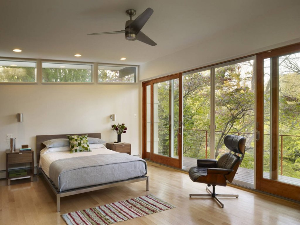 Bright-Mid-Century-Bedroom