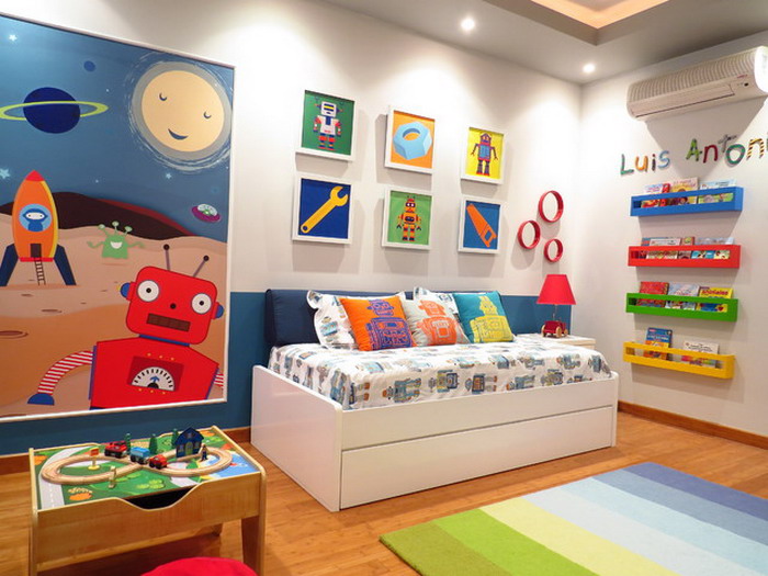 Colorful-Robots-Murals-in-Kids-Room