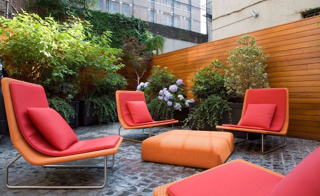 Orange-plus-Red-Color-for-Contemporary-Outdoor-Furniture