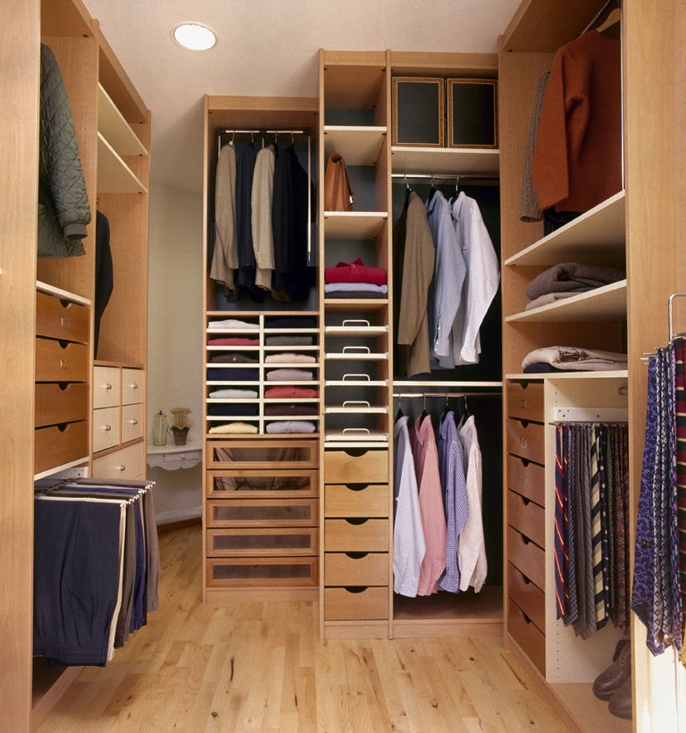 Walk In Closet Designs as Cozy Storage Area