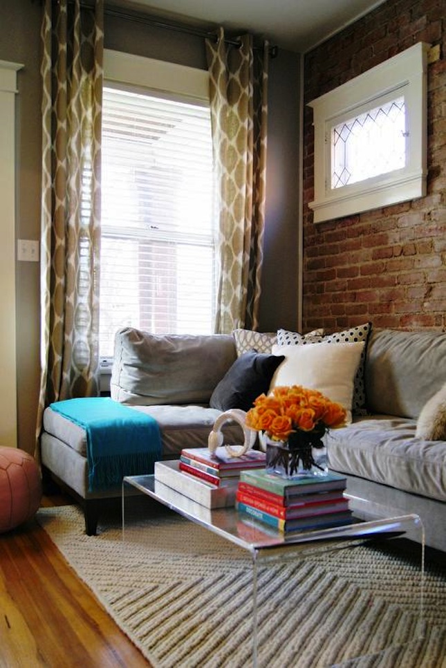 Living Room With Exposed Brick Wall (6)