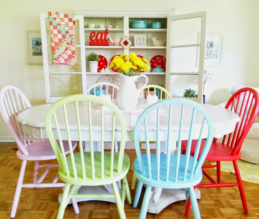 Stunning Colorful Dining Room (4)