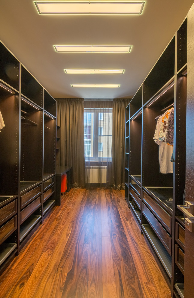 contemporary-closet-design