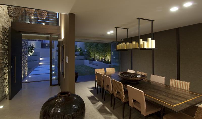 contemporary-luxurious-dining-room
