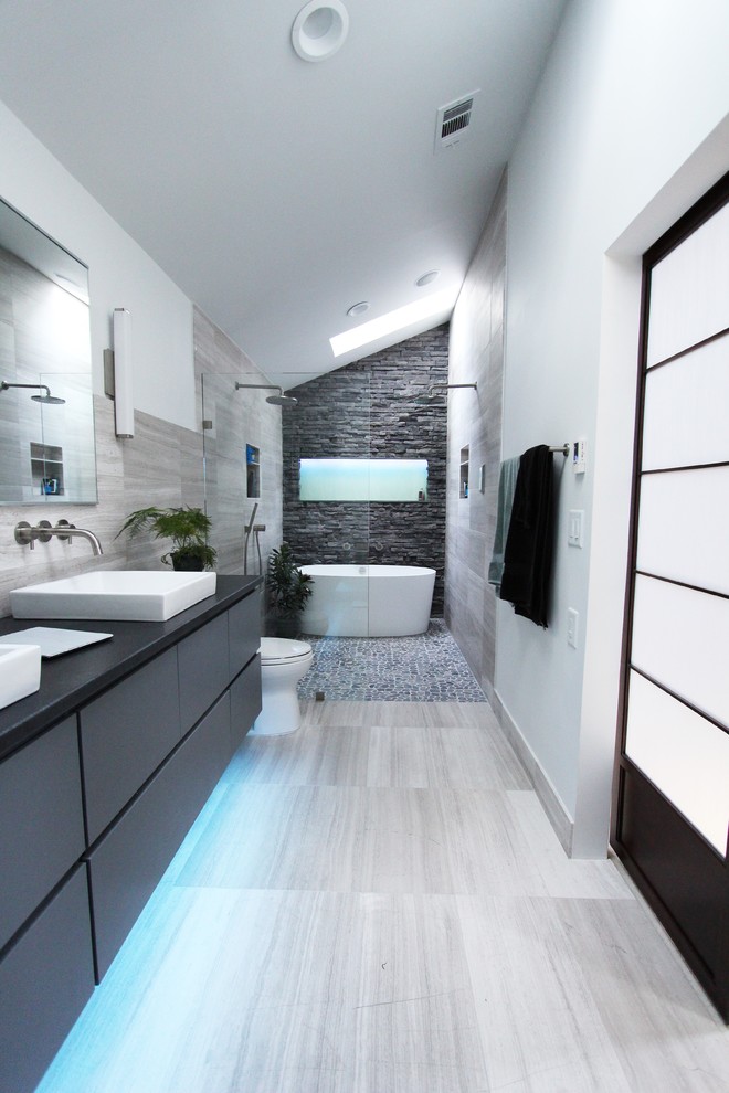 cool-gray-tome-bathroom-shower-design