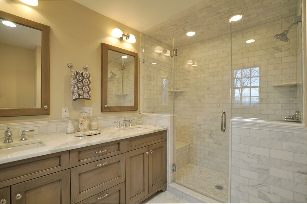 craftsman-style-master-bathroom