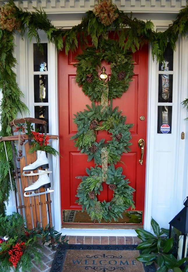 Red-Christmas-Front-Door-Wreath