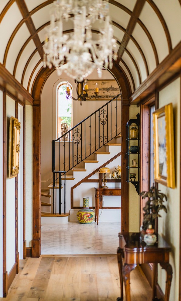 traditional-hallway-design