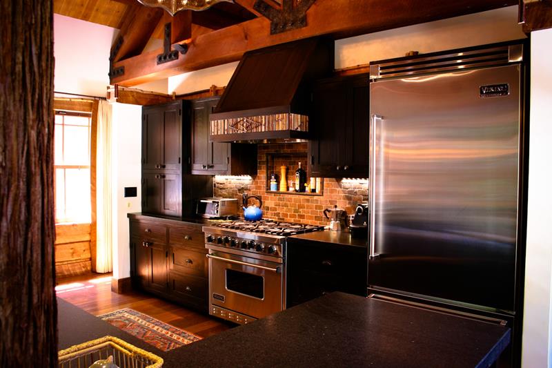 dark-rustic-kitchen-design