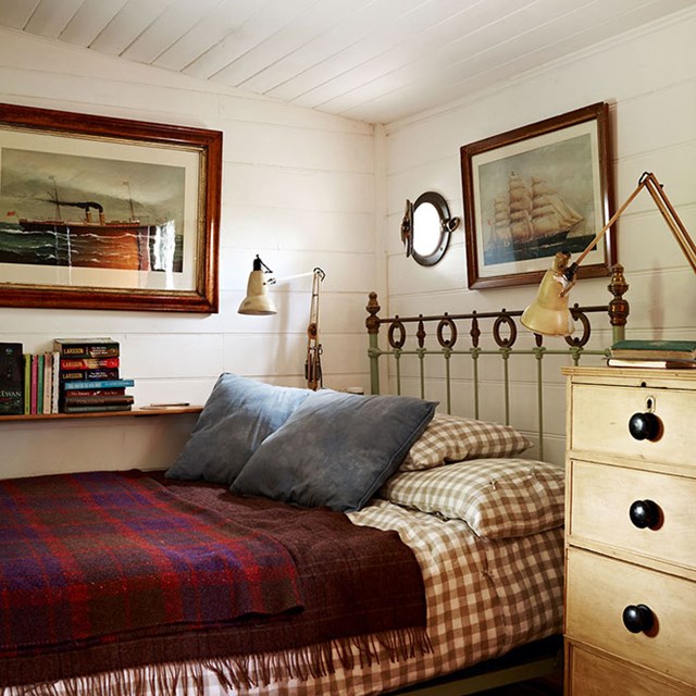 small-wood-panelled-bedroom
