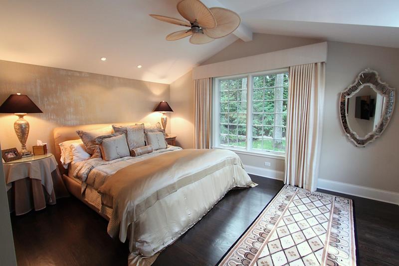 traditional-master-bedrooms-with-hardwood-floors