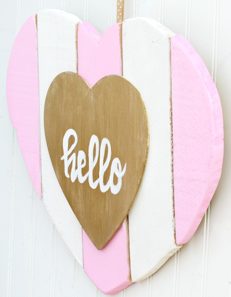 diy-heart-shaped-valentine-door-hanger