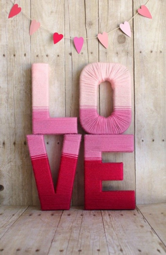 Fun Pink Woolen Valentines Day Decor Ideas