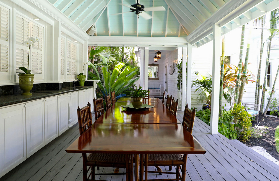 Tropical Porch Design With Outdoor Kitchen
