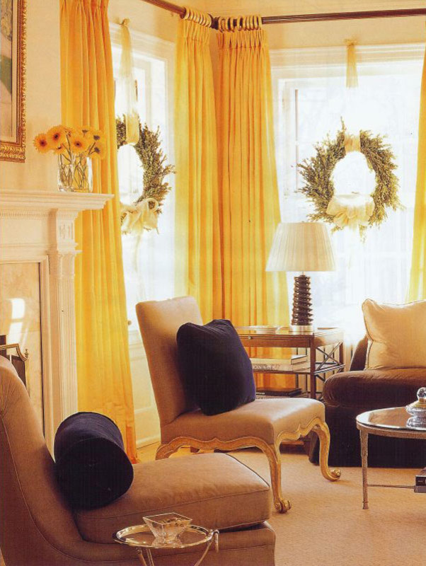 Living Room Wreaths Decor With a Bow & Ribbon