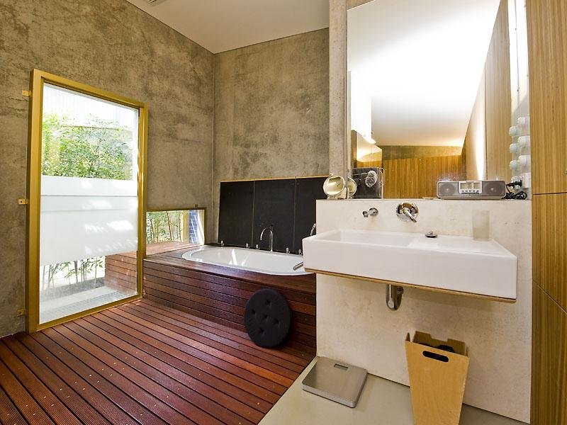 Industrial Bathroom Design With Wood & Concrete