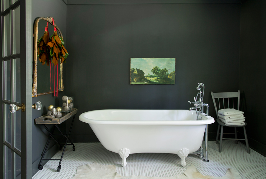 Best Bathroom Decorating Idea with Comfortable Bathtub dwellingdecor