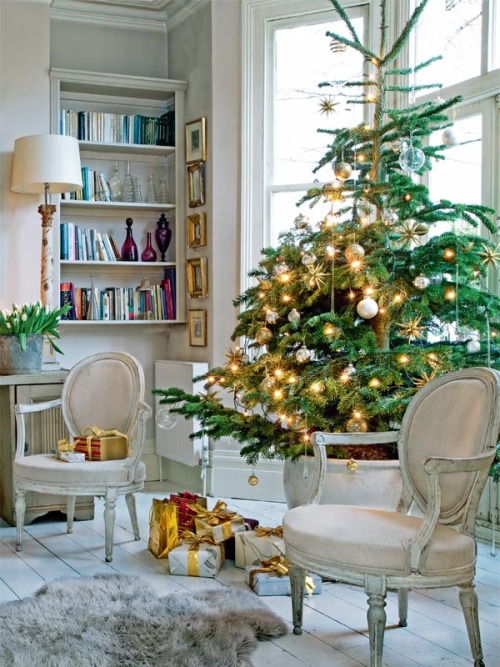 Christmas Living Room Decorations dwellingdecor (13)