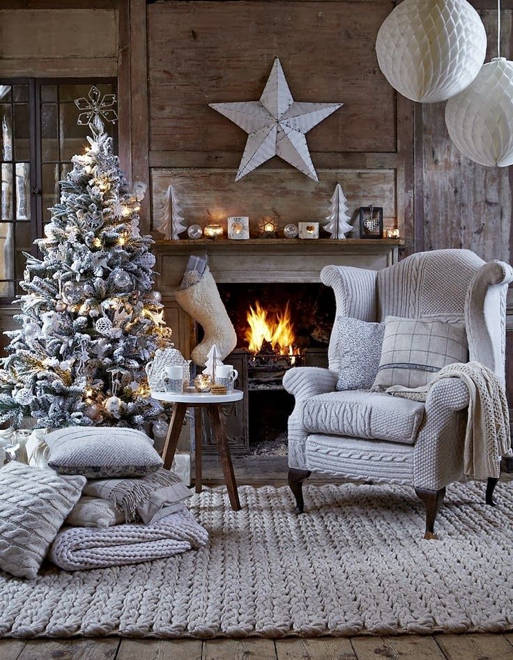 Christmas Living Room Decorations dwellingdecor (18)