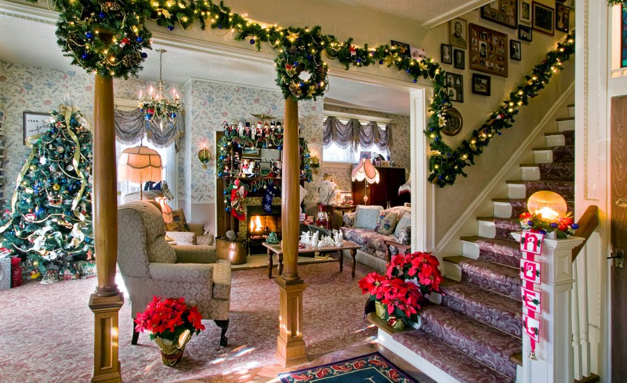 Christmas Living Room Decorations dwellingdecor (27)