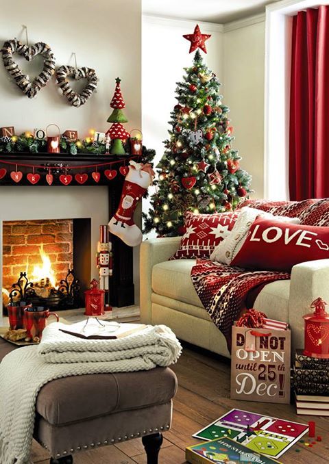 Christmas Living Room Decorations dwellingdecor (6)