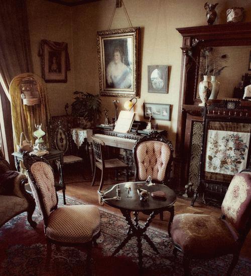 Victorian Living Room (28)
