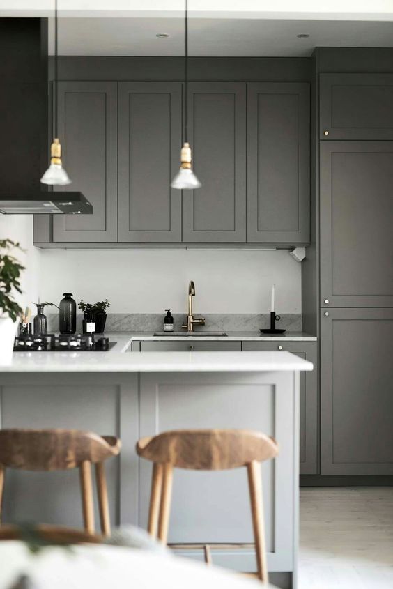 Small kitchen in grey
