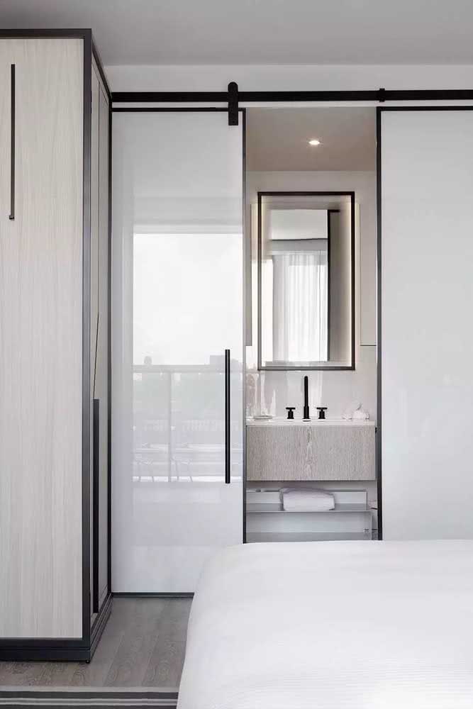 15 - Already here, the glass with white film guarantees privacy and the style standard of the environment.