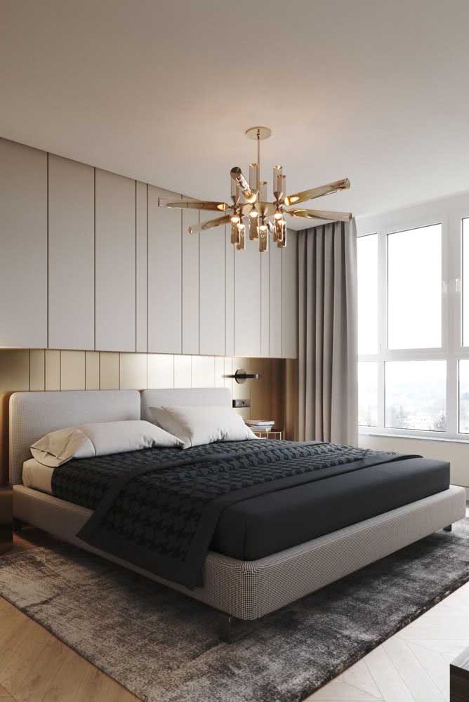 42 - Tired of the look of the room? A modern chandelier solves the problem.