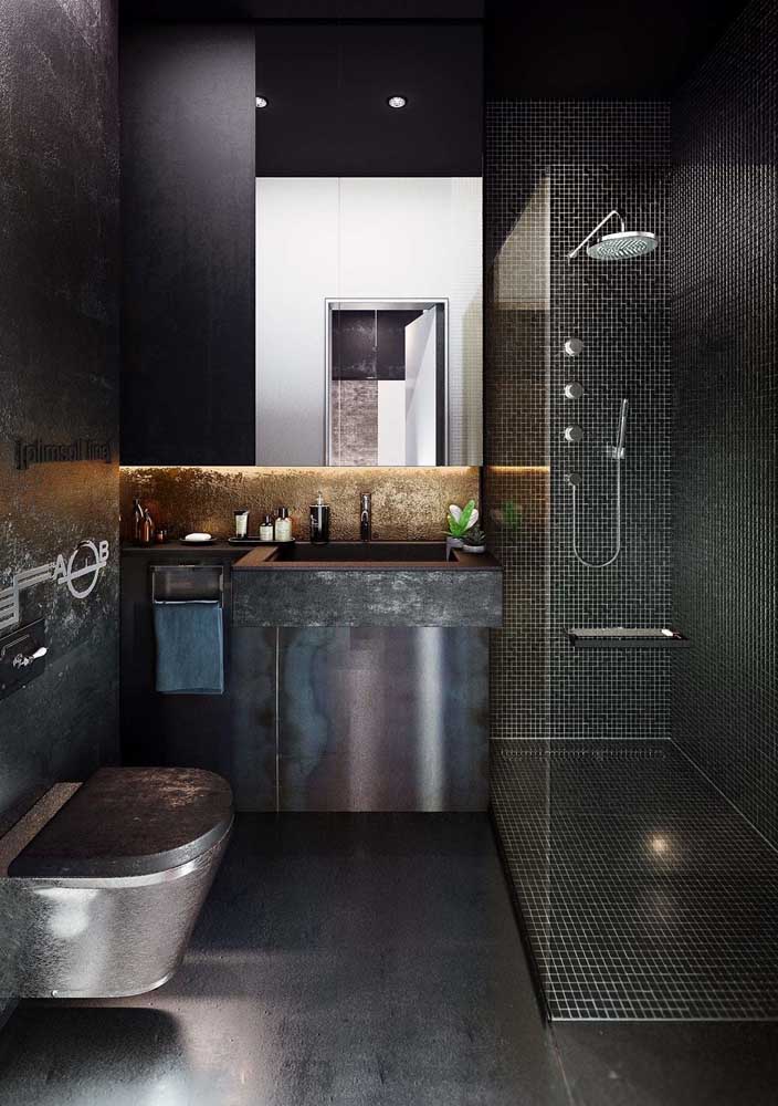 43. The charm of this decorated bathroom is in brushed steel.