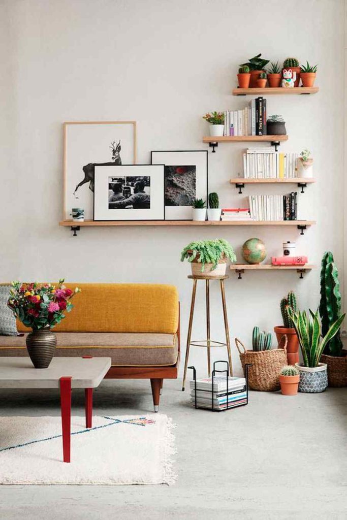 44 - Wooden shelves in different sizes to decorate with style