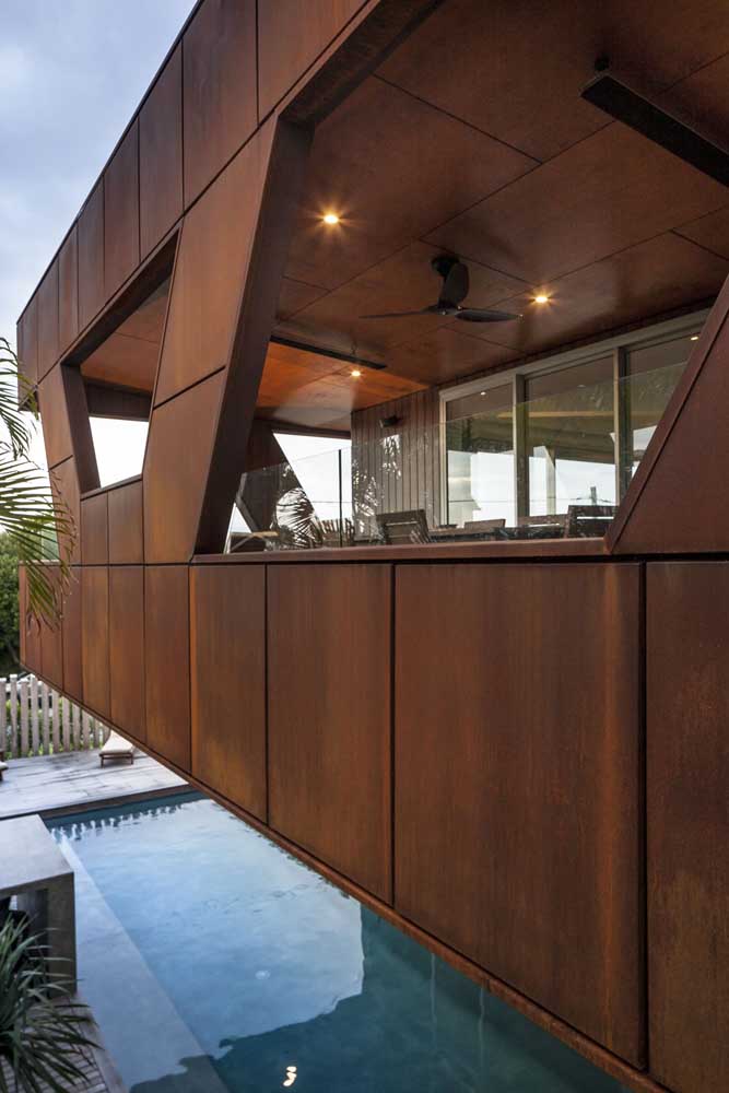 46. ​​Look at the beautiful structure made of corten steel.