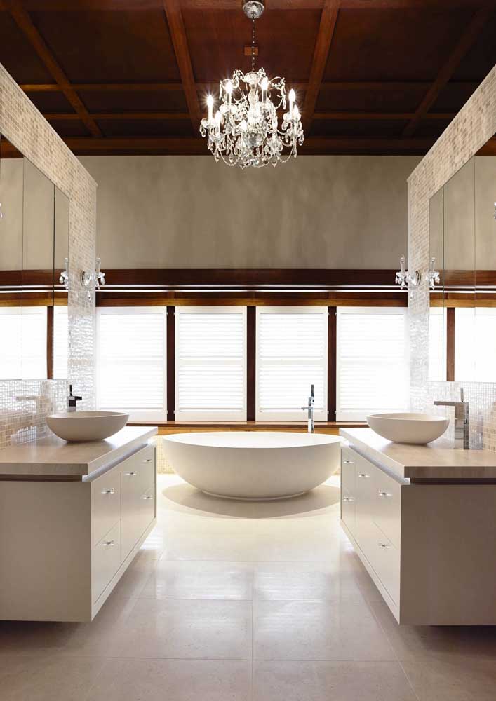 03. A luxurious bathroom finished in botticino marble.