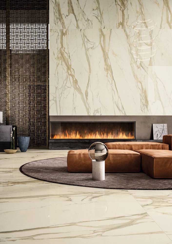 14. Calaccata oro marble for a sophisticated ambience.