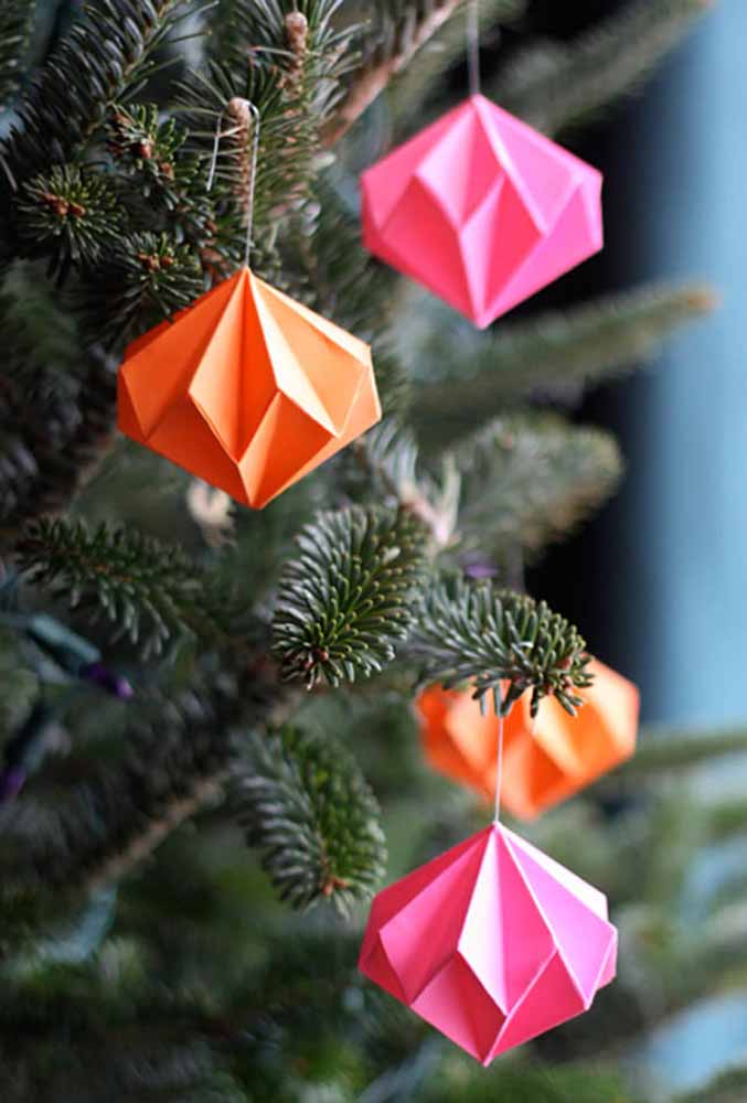 38. Paper ornaments to make your Christmas tree even more beautiful