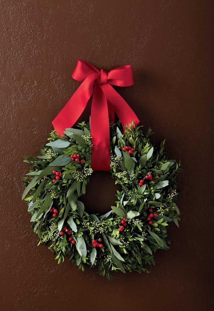 Christmas Wreath With Tiny Red Accents