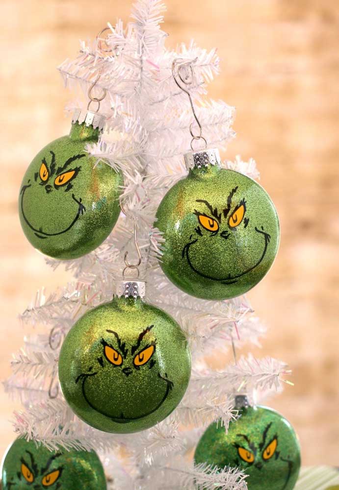 44. A good idea is to make Christmas baubles inspired by movies and cartoons.