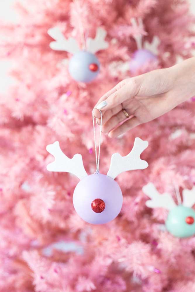 46. ​​Prepare some fun and lively Christmas baubles to decorate the Christmas tree.