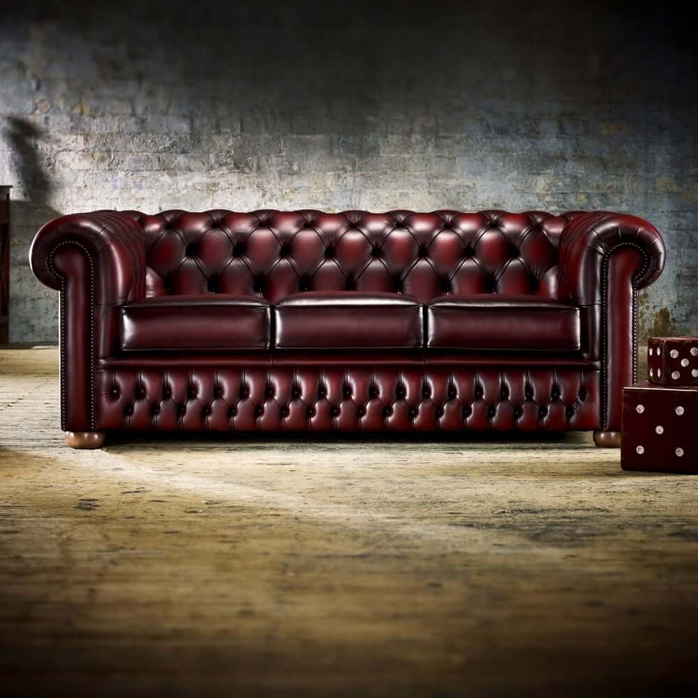 Will the Chesterfield Sofa Work in a Modern Living Room (3)