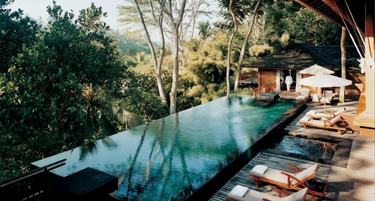 21 Stunning Infinity Pool Designs Will Leave You Speechless